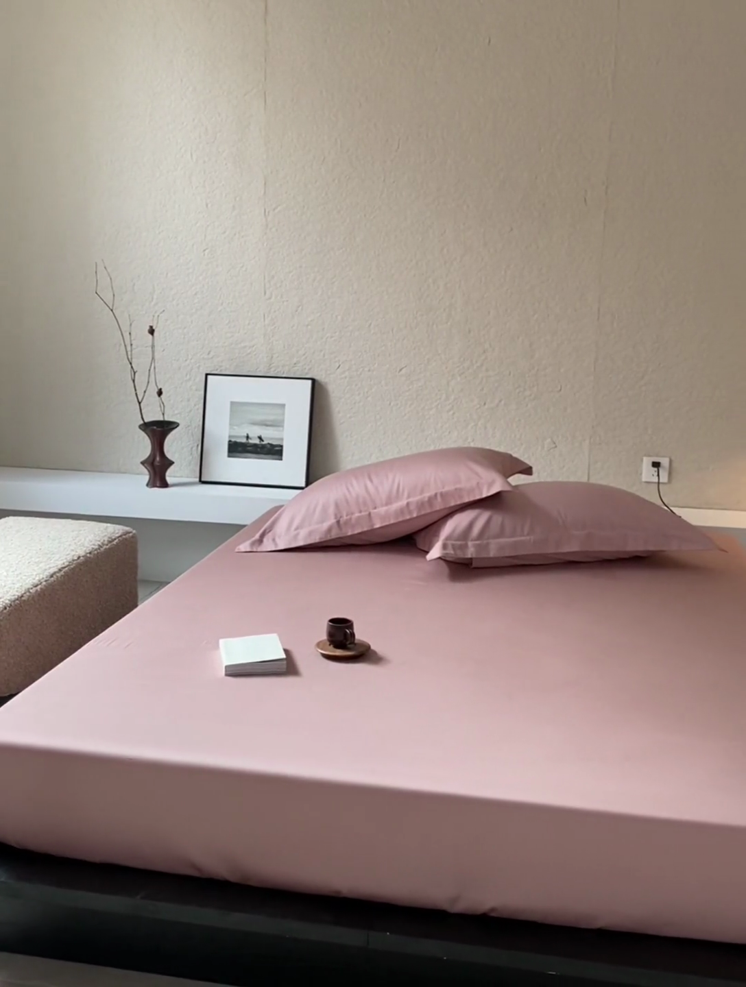 91家纺网 家纺一手货源 找家纺 秀色家纺 2025新款高端酒店50支贡缎长绒棉床笠单件纯棉全棉贡缎可裸睡单双人床上用品 梦易-玉颜粉