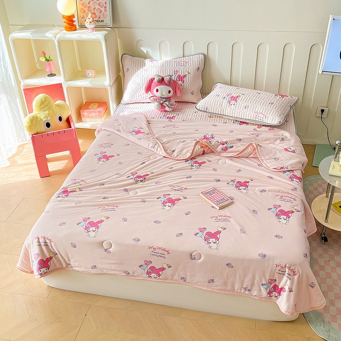 91家纺网 家纺一手货源 找家纺 金爱家 2024新款A类三丽鸥高品质可组合凉感丝乳胶席牛奶丝针织棉软糯夏被四件套 乳胶席-气球美乐蒂