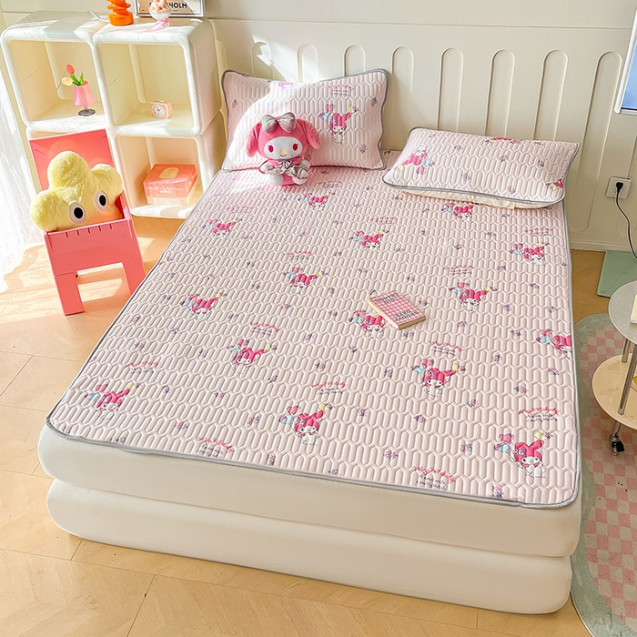 91家纺网 家纺一手货源 找家纺 金爱家 2024新款A类三丽鸥高品质可组合凉感丝乳胶席牛奶丝针织棉软糯夏被四件套 乳胶席-气球美乐蒂