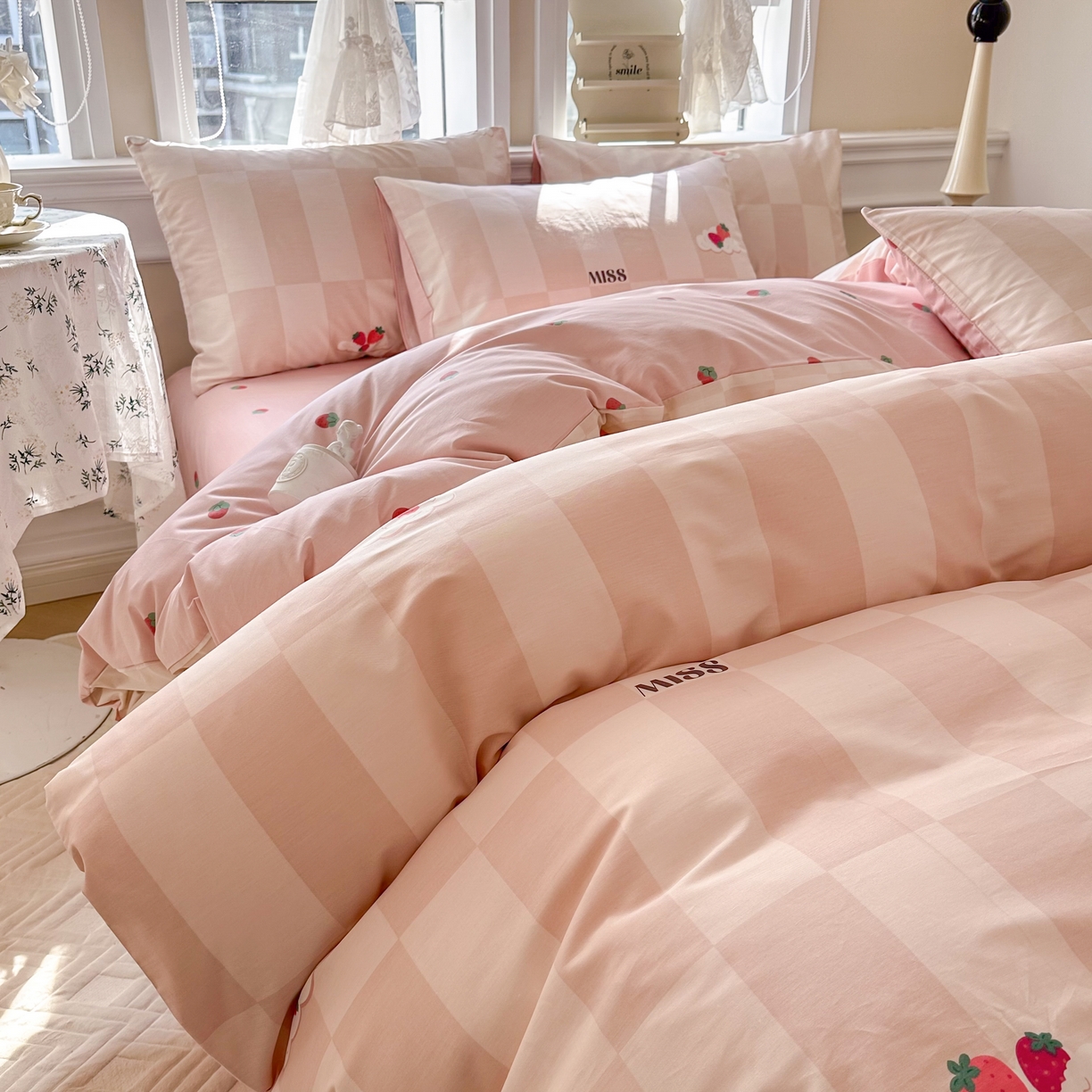 91家纺网 家纺一手货源 找家纺 晨希家居 2024新款小清新全棉印花四件套 草莓派