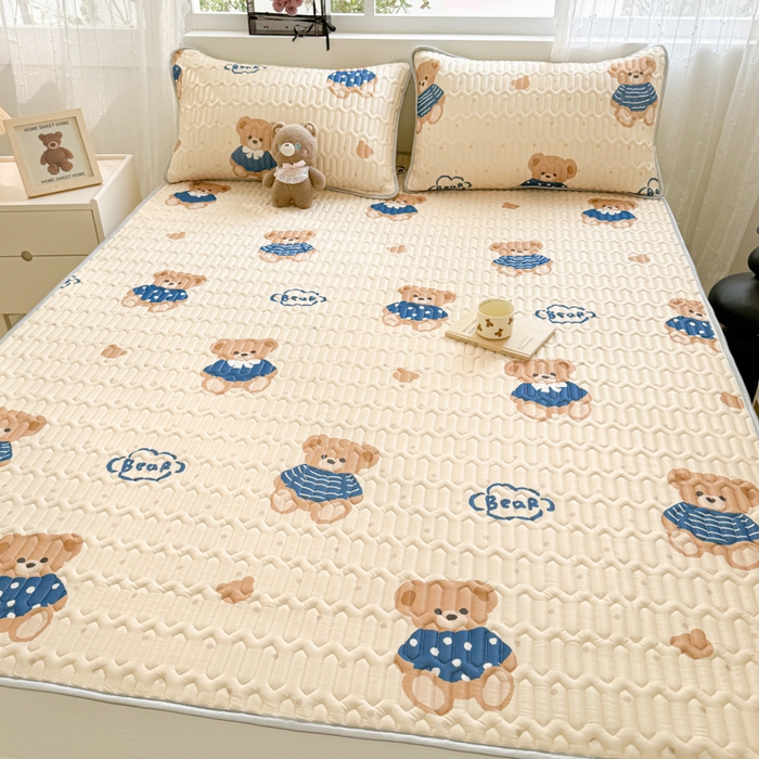 91家纺网 家纺一手货源 找家纺 佰亿莱2024新款小清新印花乳胶凉席 咖啡熊仔