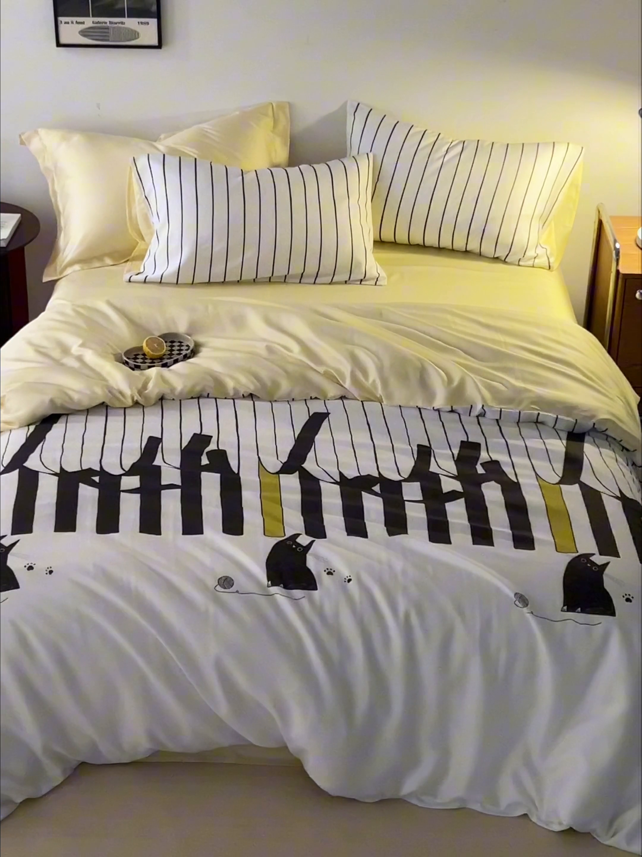 91家纺网 家纺一手货源 找家纺 时年家纺 2024春夏新品莱赛尔天丝印花四件套 律动猫