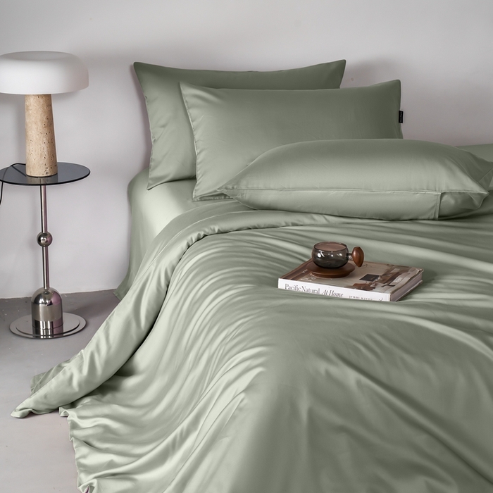 91家纺网 家纺一手货源 找家纺 秀色家纺 2025新款轻奢60支贡缎高支贡缎长绒棉全棉四件套简约纯色床上被套床单床笠式 米朵-松绿