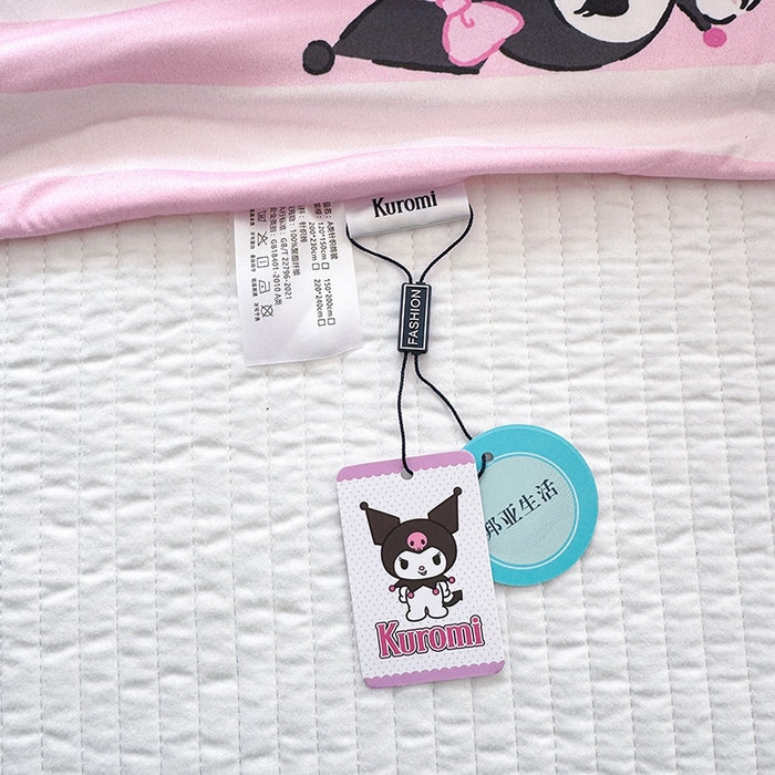 91家纺网 家纺一手货源 找家纺 博雅 2024新款三丽鸥正版系列A类牛奶丝软糯针织棉大豆纤维夏被 针织棉（带防伪标）粉条纹库洛米