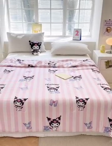 91家纺网 家纺一手货源 找家纺 博雅 2024新款三丽鸥正版系列A类牛奶丝软糯针织棉大豆纤维夏被 针织棉（带防伪标）粉条纹库洛米