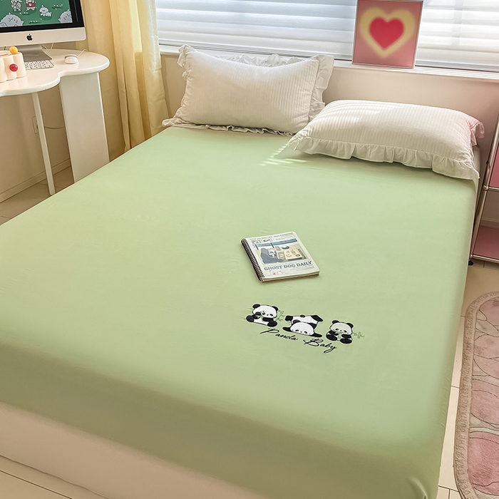 91家纺网 家纺一手货源 找家纺 2024新款A类全棉水洗棉绣花单床笠 熊猫-浅绿