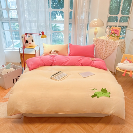 91家纺网 家纺一手货源 找家纺 （总）子钦家纺 2024春夏新款水洗棉毛巾绣奶油风配色四件套