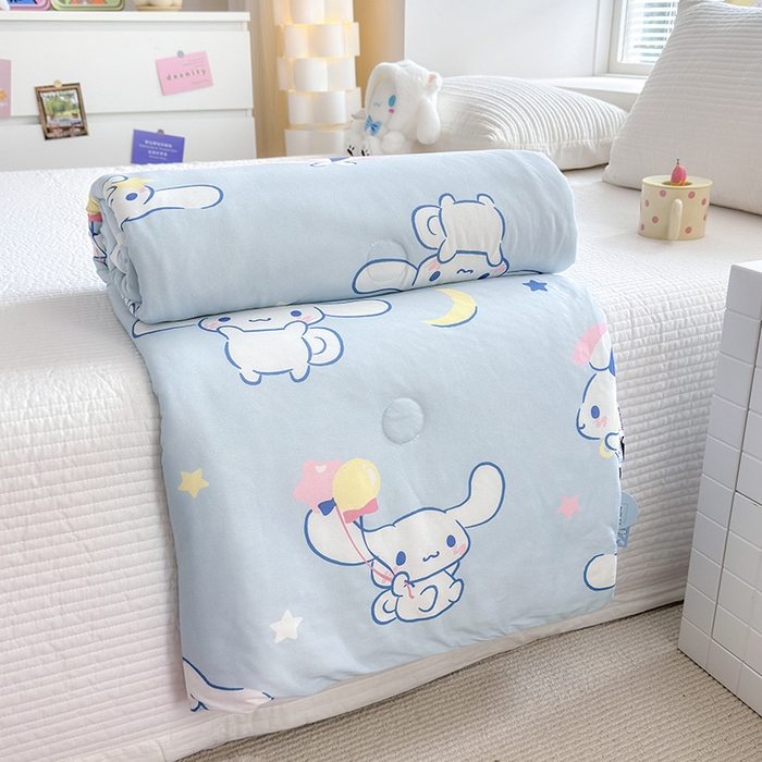 91家纺网 家纺一手货源 找家纺 博雅 2024新款三丽鸥正版系列A类牛奶丝软糯针织棉大豆纤维夏被 针织棉（带防伪标）气球玉桂狗