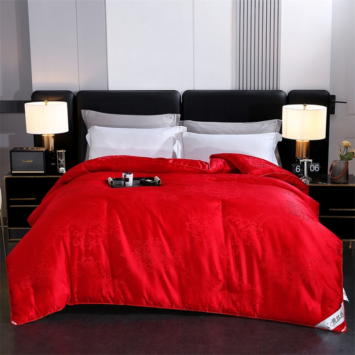 91家纺网 家纺一手货源 找家纺 恒鑫家纺 2025新款提花蚕丝被 大红色