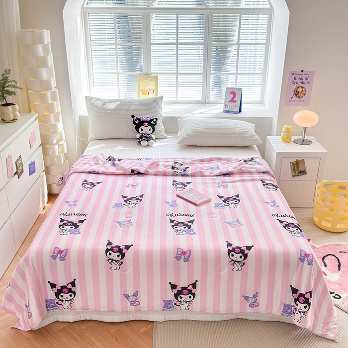 91家纺网 家纺一手货源 找家纺 博雅 2024新款三丽鸥正版系列A类牛奶丝软糯针织棉大豆纤维夏被 针织棉（带防伪标）粉条纹库洛米