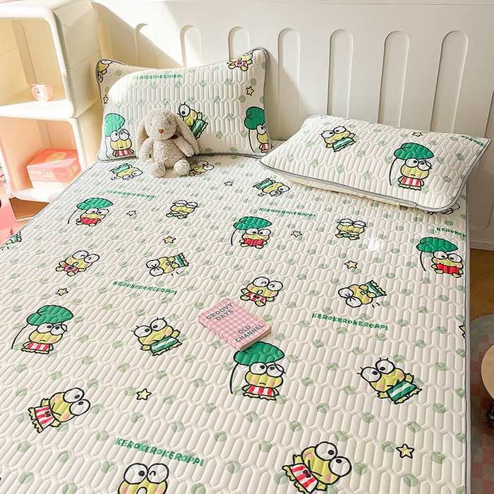 91家纺网 家纺一手货源 找家纺 金爱家 2024新款A类三丽鸥高品质可组合凉感丝乳胶席牛奶丝针织棉软糯夏被四件套 乳胶席-绿绿大眼蛙