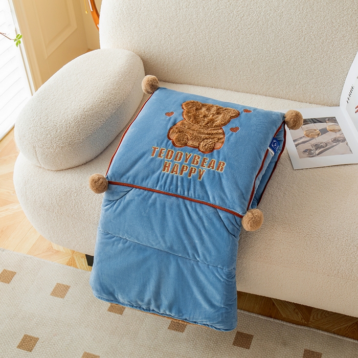 91家纺网 家纺一手货源 找家纺 枕芯真意 2024新款宝宝绒抱枕被 蔚蓝色