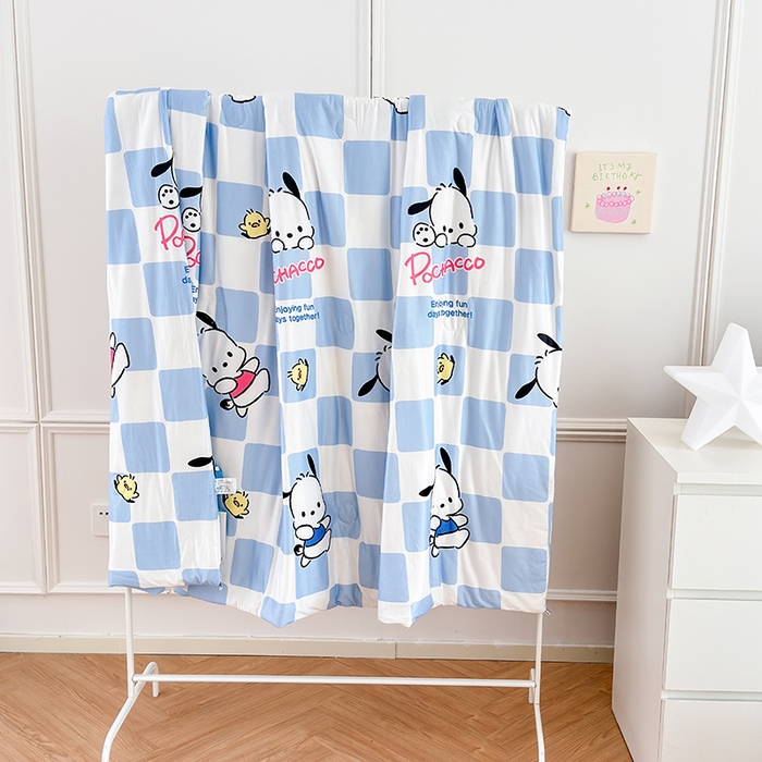 91家纺网 家纺一手货源 找家纺 博雅 2024新款三丽鸥正版系列A类牛奶丝软糯针织棉大豆纤维夏被 针织棉（带防伪标）蓝格帕恰狗