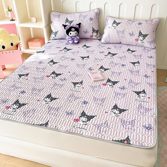 91家纺网 家纺一手货源 找家纺 金爱家 2024新款A类三丽鸥高品质可组合凉感丝乳胶席牛奶丝针织棉软糯夏被四件套 乳胶席-紫色梦幻库洛米