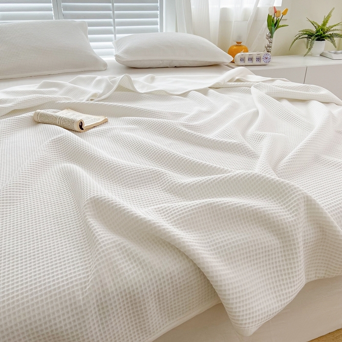 91家纺网 家纺一手货源 找家纺 来菲毛毯 2025新款全棉A类盖毯夏凉被 奶白