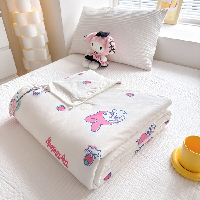 91家纺网 家纺一手货源 找家纺 博雅 2024新款三丽鸥正版系列A类牛奶丝软糯针织棉大豆纤维夏被 针织棉（带防伪标）草莓美乐蒂