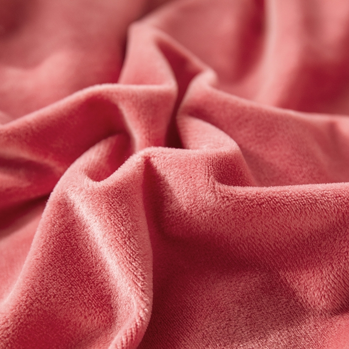 91家纺网 家纺一手货源 找家纺 枕芯真意 2024新款宝宝绒抱枕被 玫红