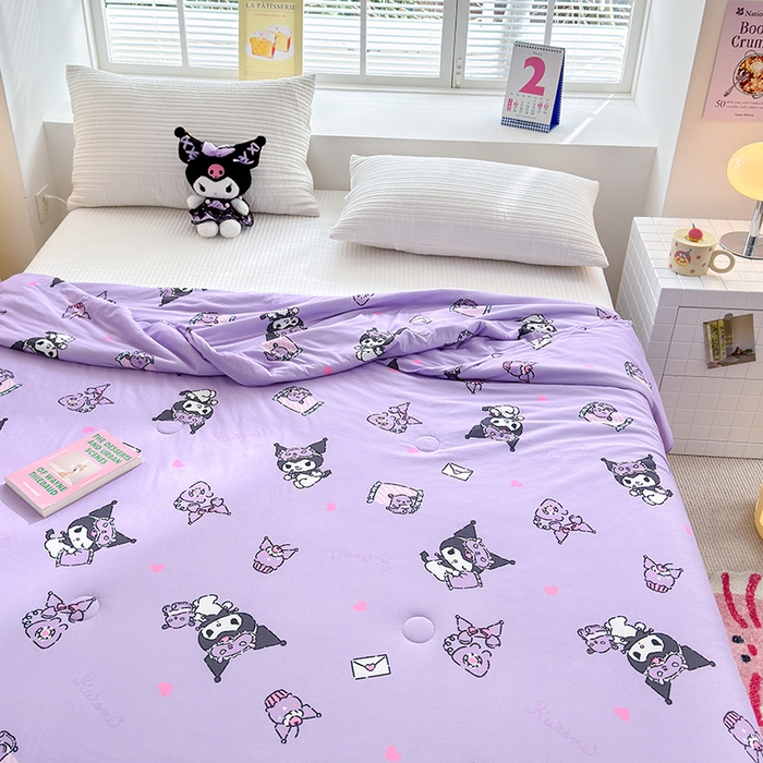 91家纺网 家纺一手货源 找家纺 博雅 2024新款三丽鸥正版系列A类牛奶丝软糯针织棉大豆纤维夏被 针织棉（带防伪标）紫色库洛米