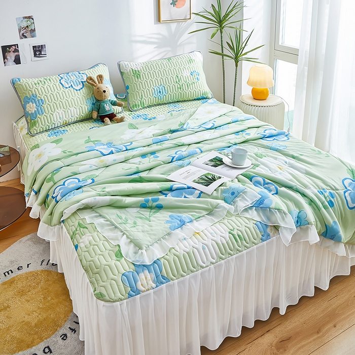 91家纺网 家纺一手货源 找家纺 爱上家居 2024新款印花凉席床裙床单款夏被-床裙款 小绿花