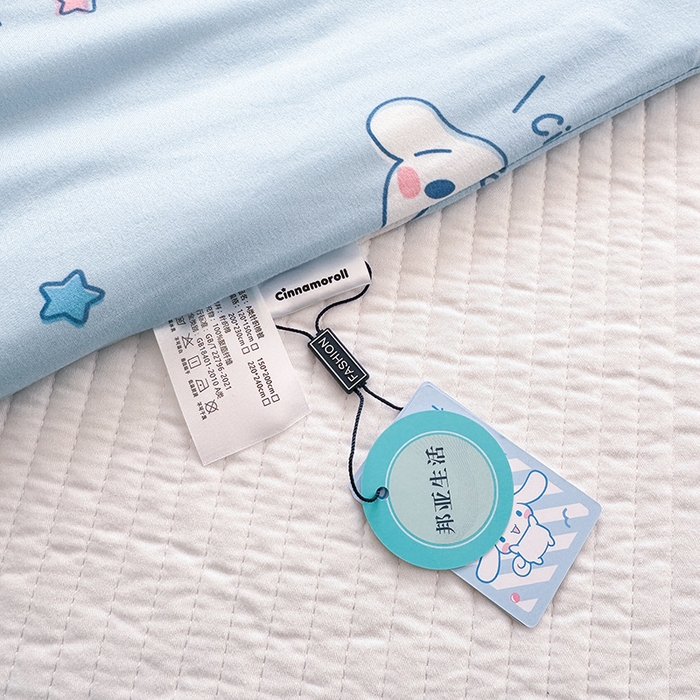 91家纺网 家纺一手货源 找家纺 博雅 2024新款三丽鸥正版系列A类牛奶丝软糯针织棉大豆纤维夏被 针织棉（带防伪标）蛋糕玉桂狗