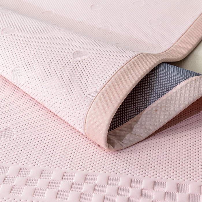 91家纺网 家纺一手货源 找家纺 青雅席业 2025新款A类母婴级凉感丝豆豆凉席 爱心粉