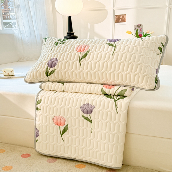 91家纺网 家纺一手货源 找家纺 佰亿莱2024新款小清新印花乳胶凉席 情魅