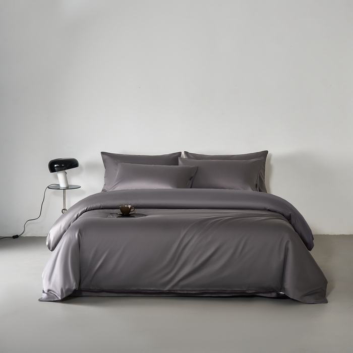 91家纺网 家纺一手货源 找家纺 秀色家纺 2025新款轻奢60支贡缎高支贡缎长绒棉全棉四件套简约纯色床上被套床单床笠式 米朵-雅士灰
