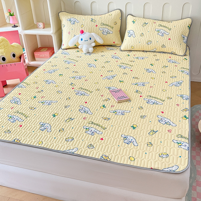 91家纺网 家纺一手货源 找家纺 金爱家 2024新款A类三丽鸥高品质可组合凉感丝乳胶席牛奶丝针织棉软糯夏被四件套 乳胶席-柠檬玉桂狗