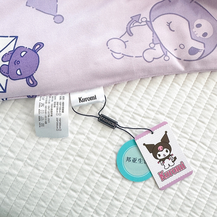 91家纺网 家纺一手货源 找家纺 博雅 2024新款三丽鸥正版系列A类牛奶丝软糯针织棉大豆纤维夏被 针织棉（带防伪标）开心库洛米