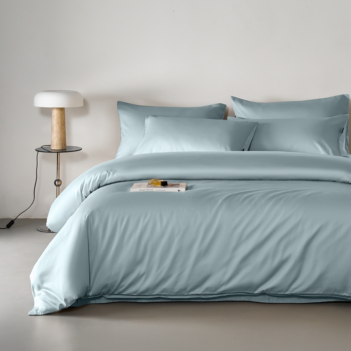 91家纺网 家纺一手货源 找家纺 秀色家纺 2025新款轻奢60支贡缎高支贡缎长绒棉全棉四件套简约纯色床上被套床单床笠式 米朵-天空蓝