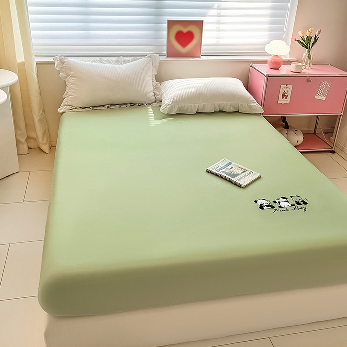 91家纺网 家纺一手货源 找家纺 2024新款A类全棉水洗棉绣花单床笠 熊猫-浅绿