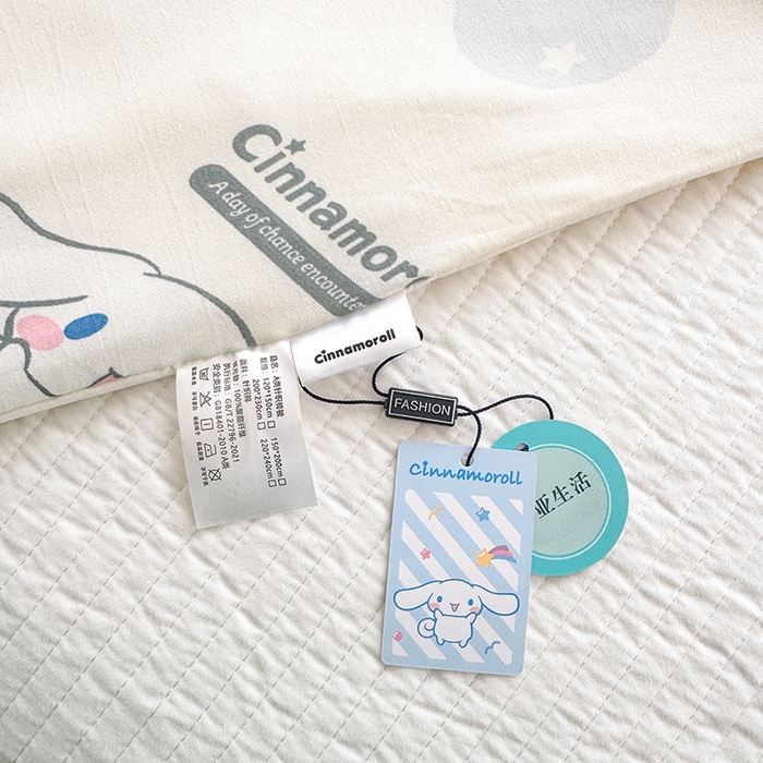 91家纺网 家纺一手货源 找家纺 博雅 2024新款三丽鸥正版系列A类牛奶丝软糯针织棉大豆纤维夏被 针织棉（带防伪标）彩色波点玉桂狗