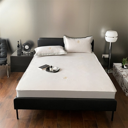 91家纺网 家纺一手货源 找家纺 （总）三味舒屋 2024新款梦莎刺绣冰丝凉席床席床笠款-风格二