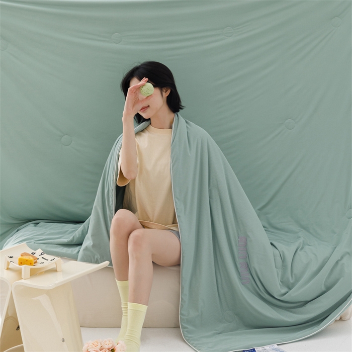 91家纺网 家纺一手货源 找家纺 丝幔家纺 2025新款A类提花绣花凉感夏被 被子被芯 西瓜绿