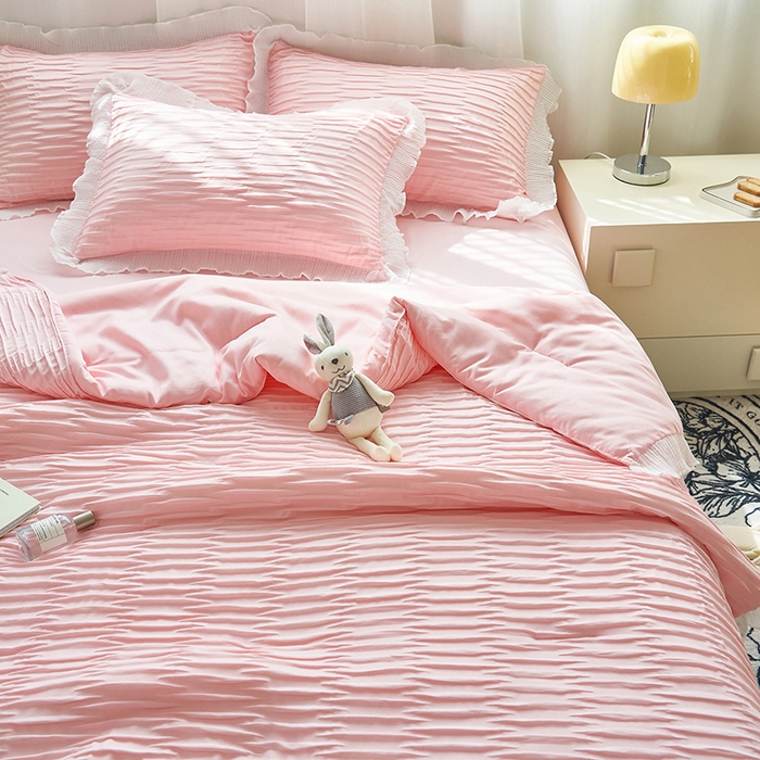 91家纺网 家纺一手货源 找家纺 畅销被业  2024新款泡泡纱花边夏被四件套 花边款泡泡纱-浅粉色