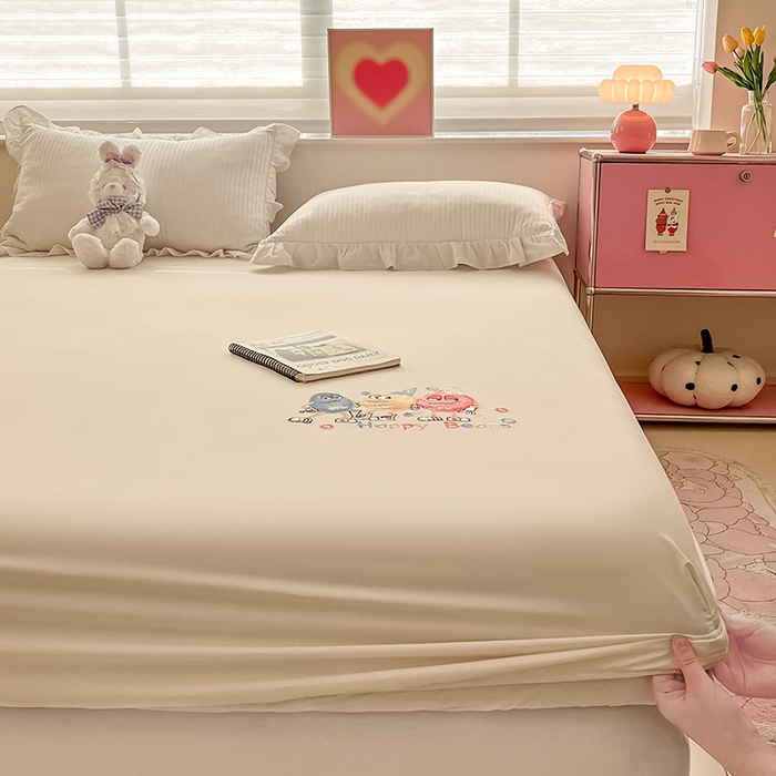 91家纺网 家纺一手货源 找家纺 2024新款A类全棉水洗棉绣花单床笠 奇趣小怪兽-月光白