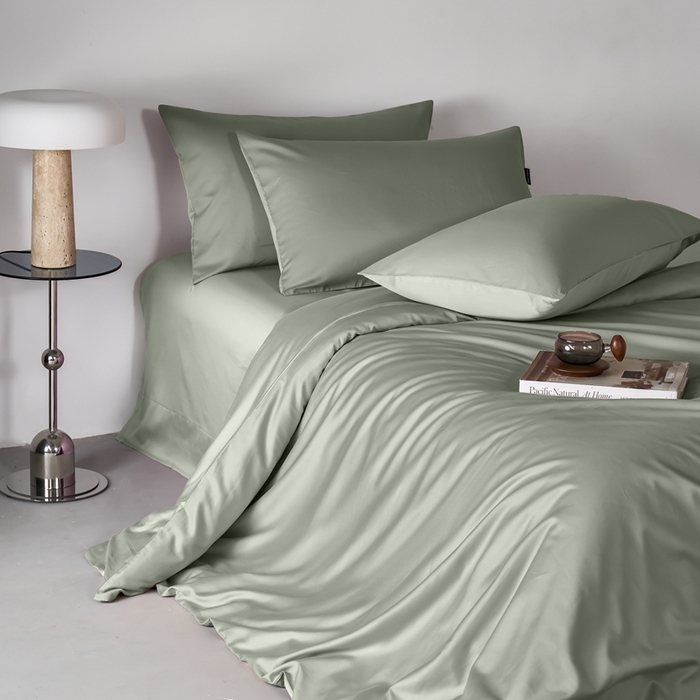 91家纺网 家纺一手货源 找家纺 秀色家纺 2025新款轻奢60支贡缎高支贡缎长绒棉全棉四件套简约纯色床上被套床单床笠式 米朵-松绿