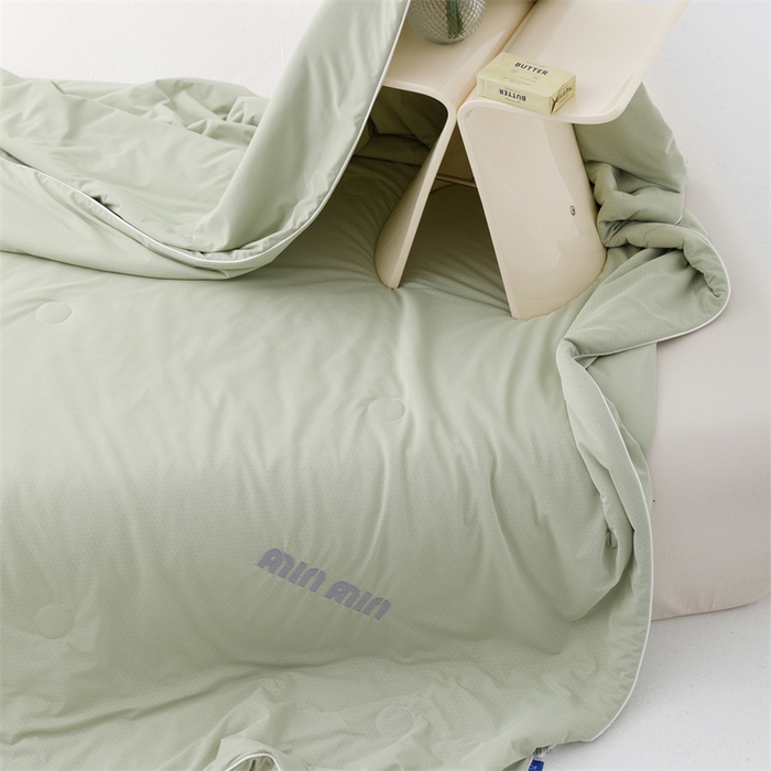 91家纺网 家纺一手货源 找家纺 丝幔家纺 2025新款A类提花绣花凉感夏被 被子被芯 抹茶绿
