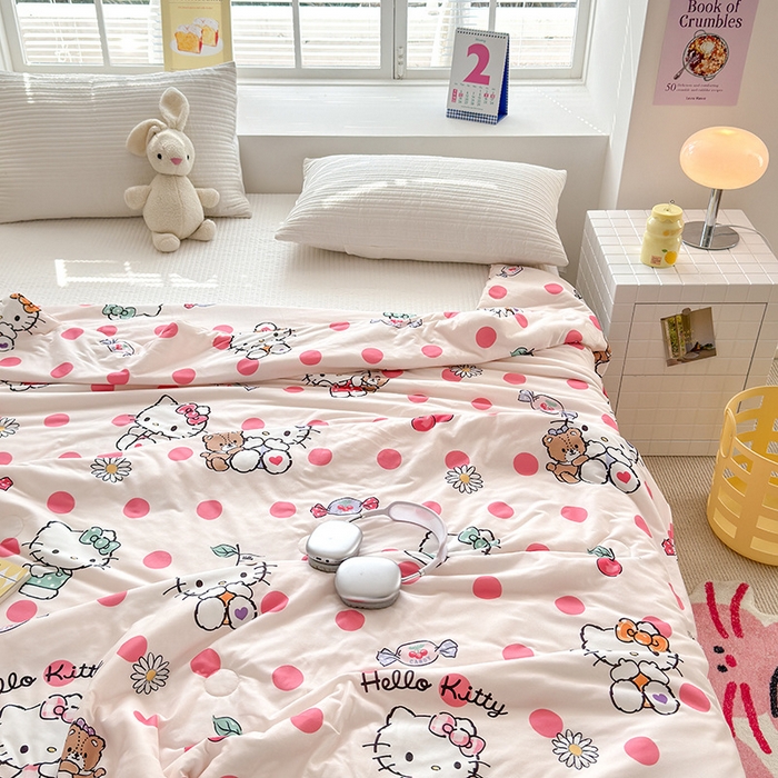 91家纺网 家纺一手货源 找家纺 博雅 2024新款三丽鸥正版系列A类牛奶丝软糯针织棉大豆纤维夏被 针织棉（带防伪标）波点kt猫