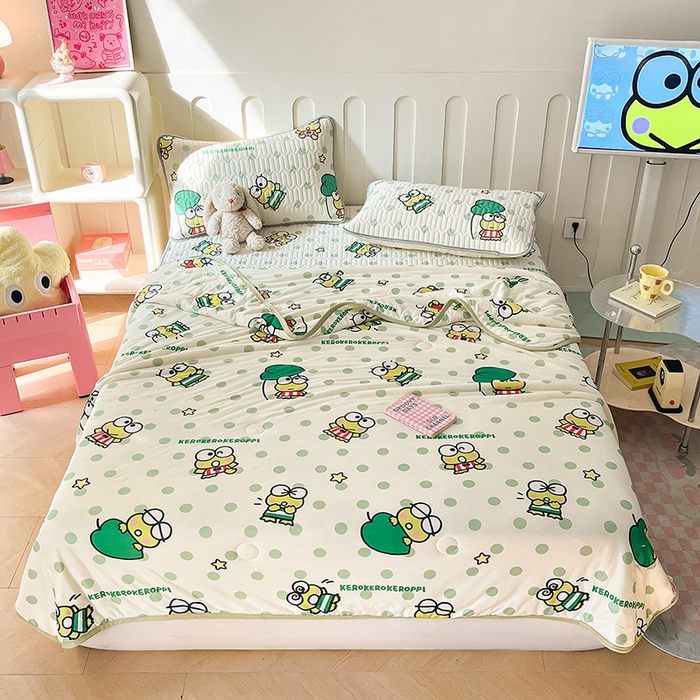 91家纺网 家纺一手货源 找家纺 金爱家 2024新款A类三丽鸥高品质可组合凉感丝乳胶席牛奶丝针织棉软糯夏被四件套 乳胶席-绿绿大眼蛙