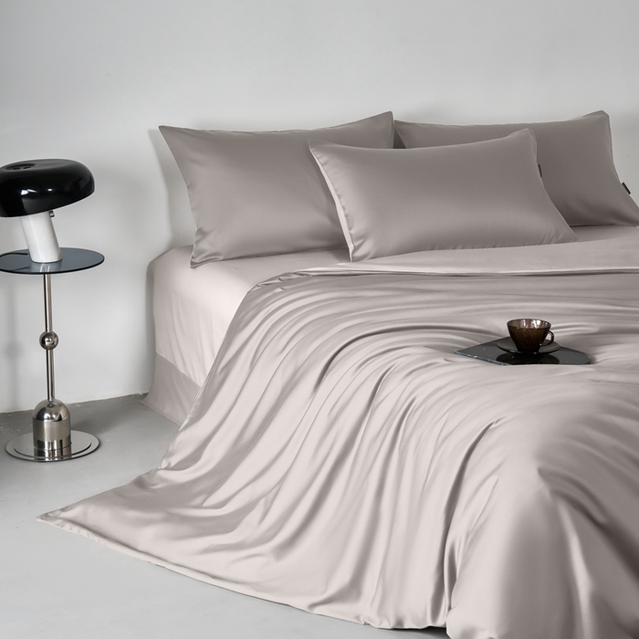 91家纺网 家纺一手货源 找家纺 秀色家纺 2025新款轻奢60支贡缎高支贡缎长绒棉全棉四件套简约纯色床上被套床单床笠式 米朵-烟墨灰