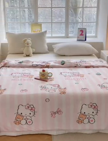 91家纺网 家纺一手货源 找家纺 （总）博雅 2024新款三丽鸥正版系列A类牛奶丝软糯针织棉大豆纤维夏被