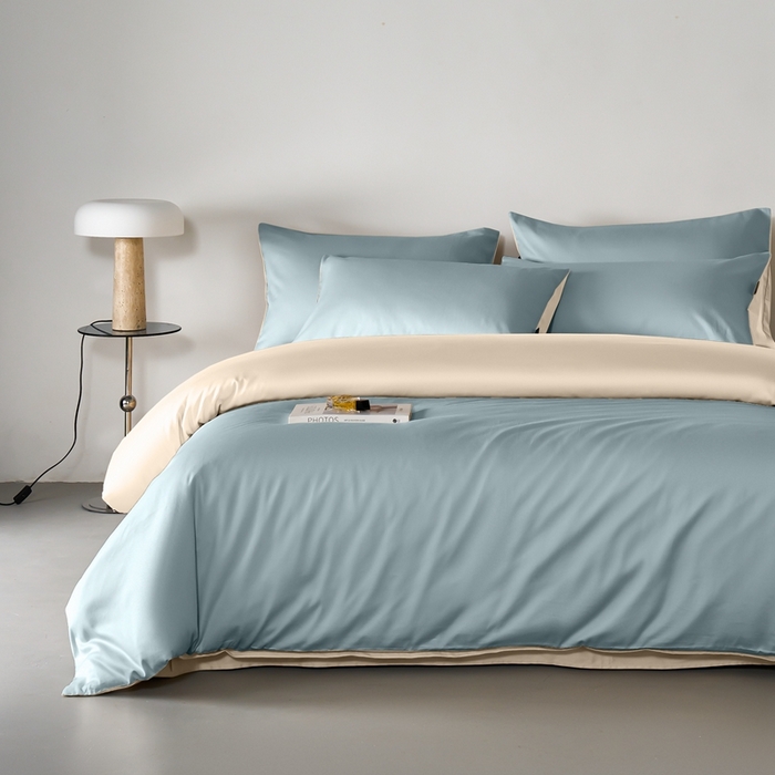 91家纺网 家纺一手货源 找家纺 秀色家纺 2025新款轻奢60支贡缎高支贡缎长绒棉全棉四件套简约纯色床上被套床单床笠式 米朵-天空蓝+奶昔白
