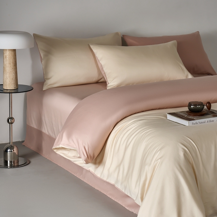 91家纺网 家纺一手货源 找家纺 秀色家纺 2025新款轻奢60支贡缎高支贡缎长绒棉全棉四件套简约纯色床上被套床单床笠式 米朵-蜜桃奶油