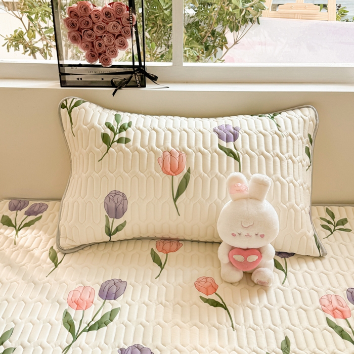 91家纺网 家纺一手货源 找家纺 佰亿莱2024新款小清新印花乳胶凉席 情魅