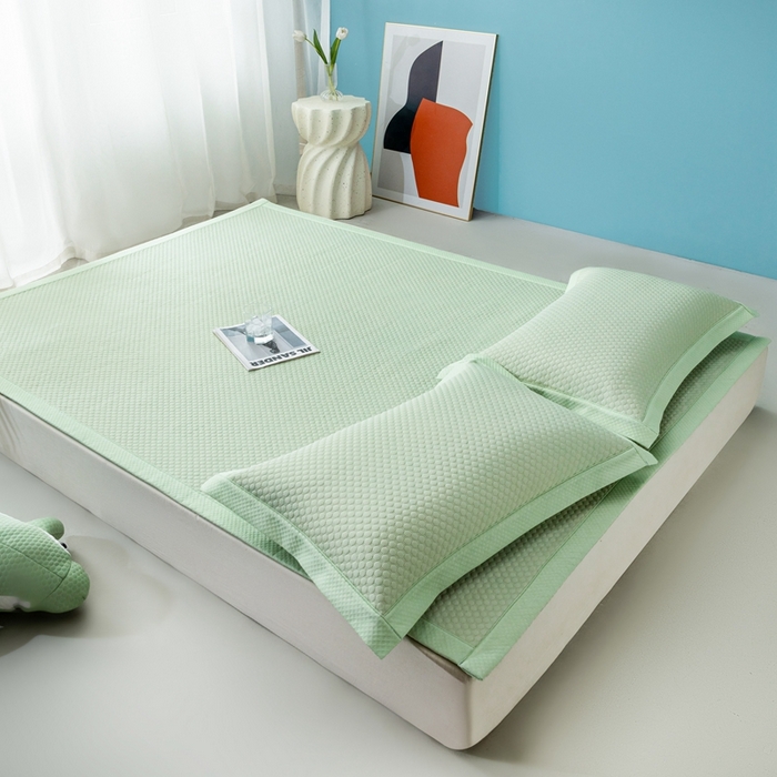 91家纺网 家纺一手货源 找家纺 青雅席业 2025新款A类母婴级凉感丝豆豆凉席 淡雅绿