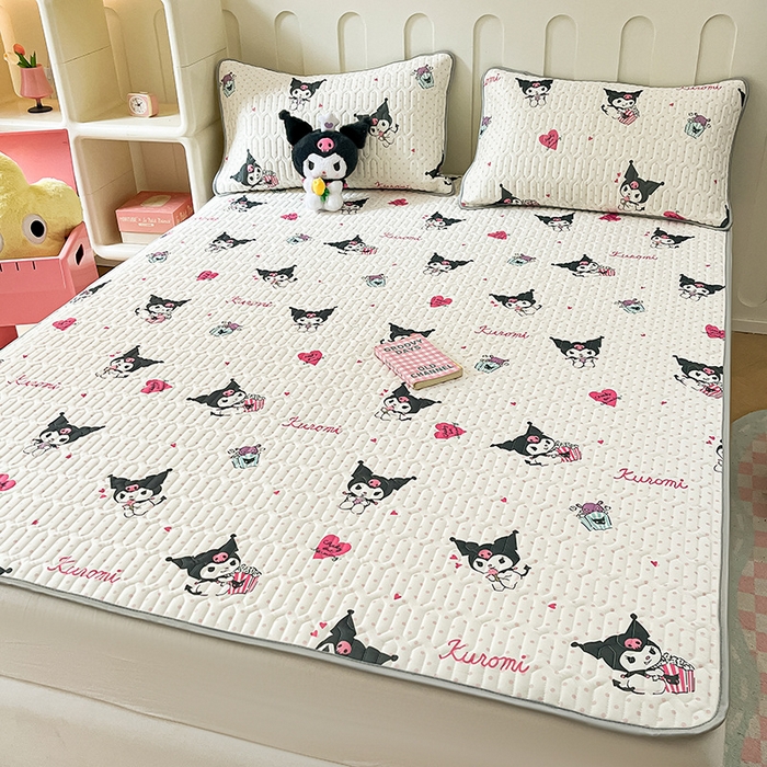 91家纺网 家纺一手货源 找家纺 金爱家 2024新款A类三丽鸥高品质可组合凉感丝乳胶席牛奶丝针织棉软糯夏被四件套 乳胶席-奶油甜筒库洛米