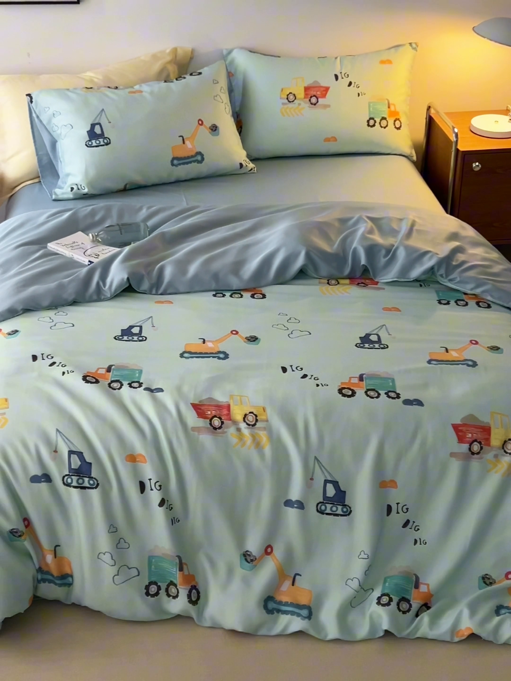 91家纺网 家纺一手货源 找家纺 时年家纺 2024春夏新品莱赛尔天丝印花四件套 机车梦