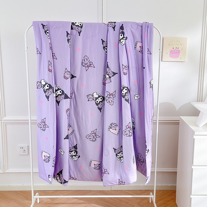 91家纺网 家纺一手货源 找家纺 博雅 2024新款三丽鸥正版系列A类牛奶丝软糯针织棉大豆纤维夏被 针织棉（带防伪标）紫色库洛米