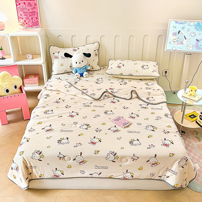 91家纺网 家纺一手货源 找家纺 金爱家 2024新款A类三丽鸥高品质可组合凉感丝乳胶席牛奶丝针织棉软糯夏被四件套 乳胶席-小鸡帕恰狗